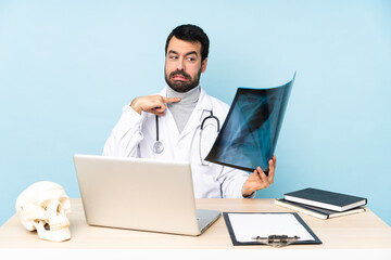 Professional traumatologist in workplace