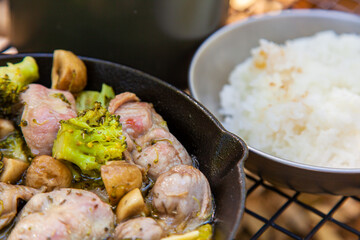 キャンプ飯