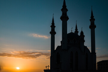 Obraz na płótnie Canvas Cathedral Mosque and beautiful sunset