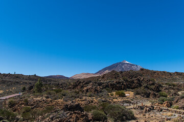 Paisaje con Teide en el fondo del Parque Nacional
