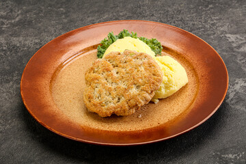 Chicken cutlet with mashed potato