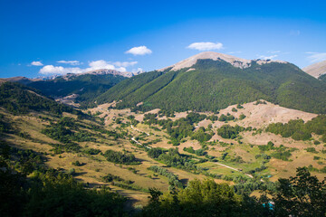 Obraz premium National Park of Abruzzo near Barrea, Lazio and Molis, Italy