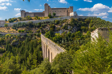 Obraz premium Spoleto castle with aqueduct in Umbria, Italy