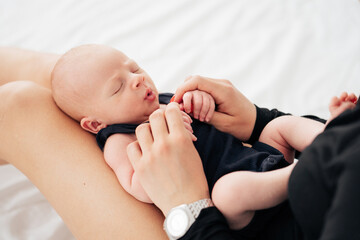 newborn baby yawns