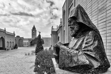 Grayscale shot of the Statue of an Armenian Patriarch in the Vank Cathedral in Isfahan, Iran