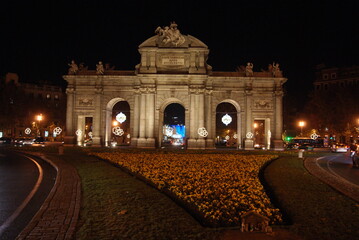 Fototapeta premium Puerta de Alcalá de noche en Madrid