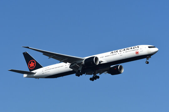 Tokyo, Japan - May 25, 2019:Air Canada Boeing B777-300ER (C-FITL) Passenger Plane.