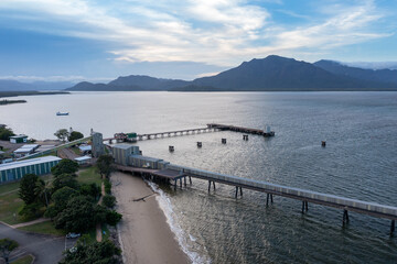 Obraz premium Famous 6km sugar cane jetty and conveyor system at Lucinda in Far North Queensland, Australia