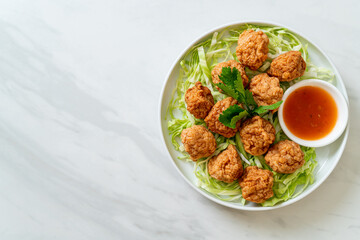 Boiled Shrimp Balls with Spicy Sauce