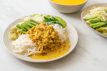 Thai Rice Noodles with Crab Curry and Variety Vegetables