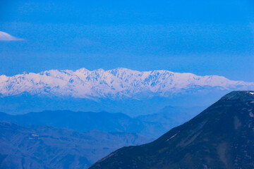 Obraz premium 八ヶ岳硫黄岳山頂から 北アルプス白馬三山遠景、茅野市、長野県、日本