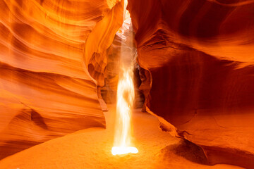 砂煙とアンテロープキャニオン