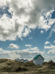 Cabanes de plage &agrave; Gouville-sur-Mer, Cotentin, France