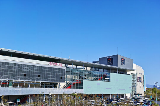 JR伊丹駅前のショッピングモール イオンモール伊丹