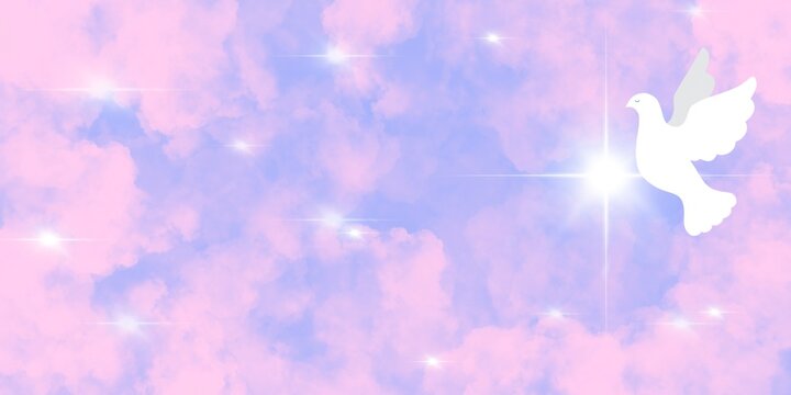 Banner viola rosa cielo nuvoloso con la colomba pasquale bianca che vola. Croce raggiante. Natale. Annunciazione. Pentecoste. Fede, speranza, amore. 