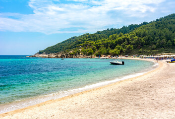 Fototapeta na wymiar Platanitsi beach on Sithonia peninsula, Chalkidiki, Greece