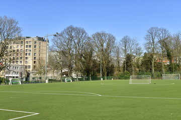Terrain de football fermé pendant le premier confinement du COVID 19 au parc Josaphat à...