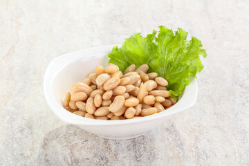 White canned beans for vegan suisine