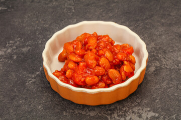 Baked kidney with tomato and pepper
