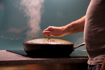 steam in pan kitchen cooking