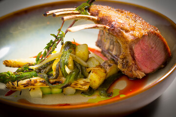 Lamb chops with asparagus and veggies