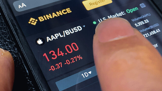 BINANCE Stock Token launched APPLE(AAPL/BUSD). iPhone app of crypto currency exchange. Apr 2021