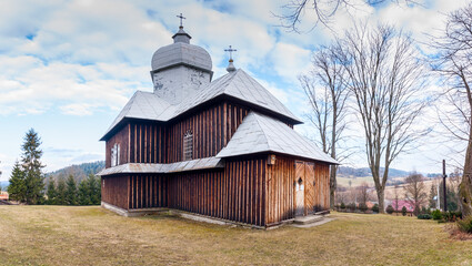 Fototapeta premium Cerkiew Narodzenia Matki Bożej w Hoszowczyku, Bieszczady, Polska / Orthodox Church of the Nativity of the Mother of God in Hoszowczyk, Bieszczady, Poland