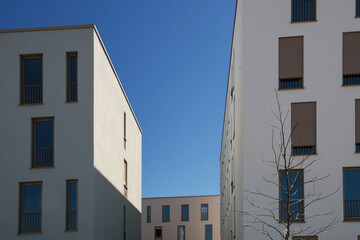 Fototapeta na wymiar wohnhäuser in hattersheim am main