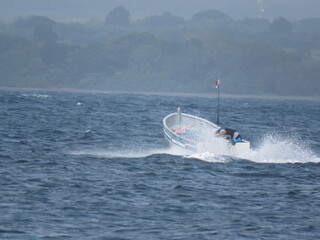 Fototapeta premium Bote a Mar Abierto