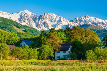 初夏の白馬三山　長野県北安曇郡白馬村にて © photop5