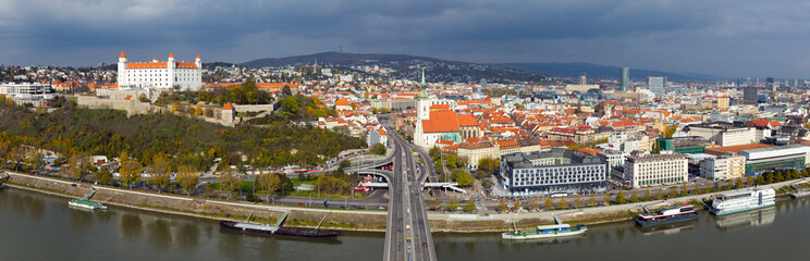 Fototapeta na wymiar Panoramic view on Bratislava old town over the Danube river in Slovakia