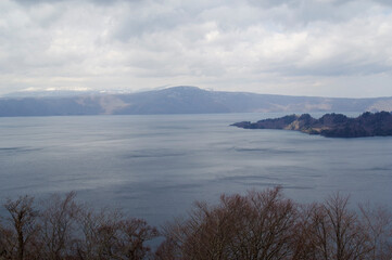 峠の展望台から見る十和田湖