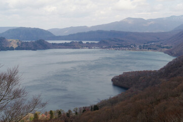 峠の展望台から見る十和田湖