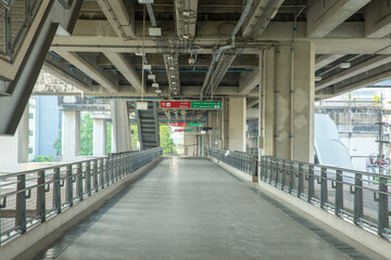 Naklejka premium Walkway to Phaya thai station airport rail link system on Ratchaprarop Rd.