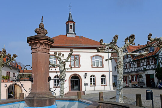 Der Historische Marktplatz von Zwingenberg an der Bergstra&szlig;e