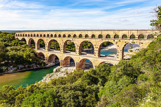 The aqueduct Pont du Gard