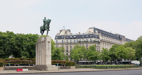 Fototapeta premium Equestrian statue of Marshal Foch in Trocadero Square