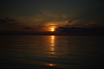 Naklejka na ściany i meble Sunset on the sea