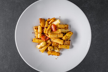 vegan asparagus noodles with tomatoes