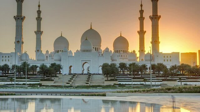 Sheikh Zayed Grand Mosque in Abu Dhabi at sunset timelapse, UAE