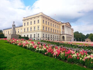Fototapeta na wymiar Royal Palace, Oslo - Norway