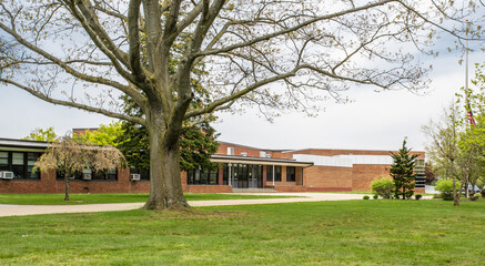 Fototapeta na wymiar Exterior view of a typical American school building