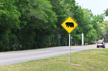 Naklejka premium Bear Crossing Sign