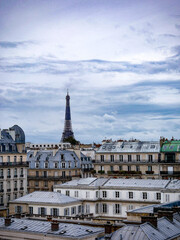 Fototapeta na wymiar Vue sur la Tour Eiffel