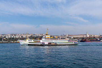 Fototapeta na wymiar Kadikoy - Eminönü ferry and Istanbul with sea view