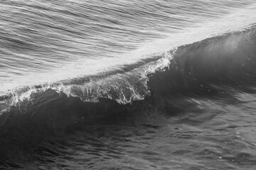 Ocean waves in black and white