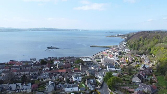  Harbour and village view. Limekilns village on the banks of the Firth of Fort, Fife, Scotland