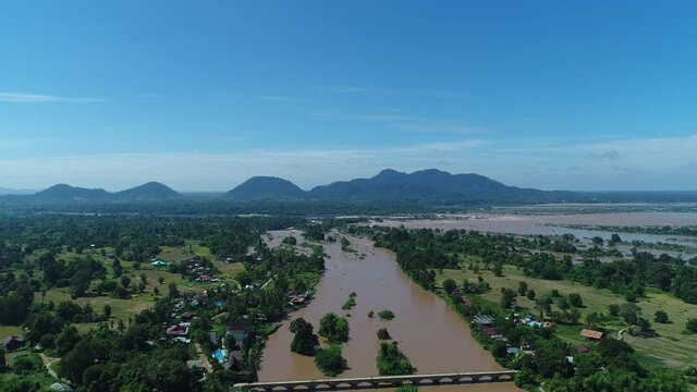 "4 000 &icirc;les" pr&egrave;s de Don Det au sud du Laos vue du ciel