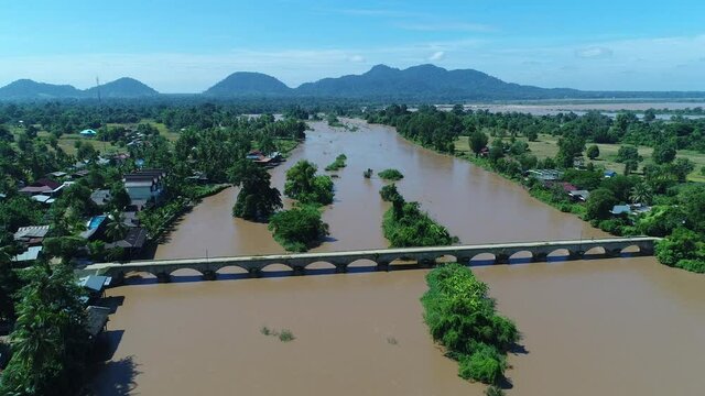 "4 000 &icirc;les" pr&egrave;s de Don Det au sud du Laos vue du ciel