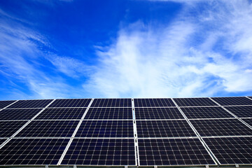 Solar photovoltaic panels and solar photovoltaic power generation systems